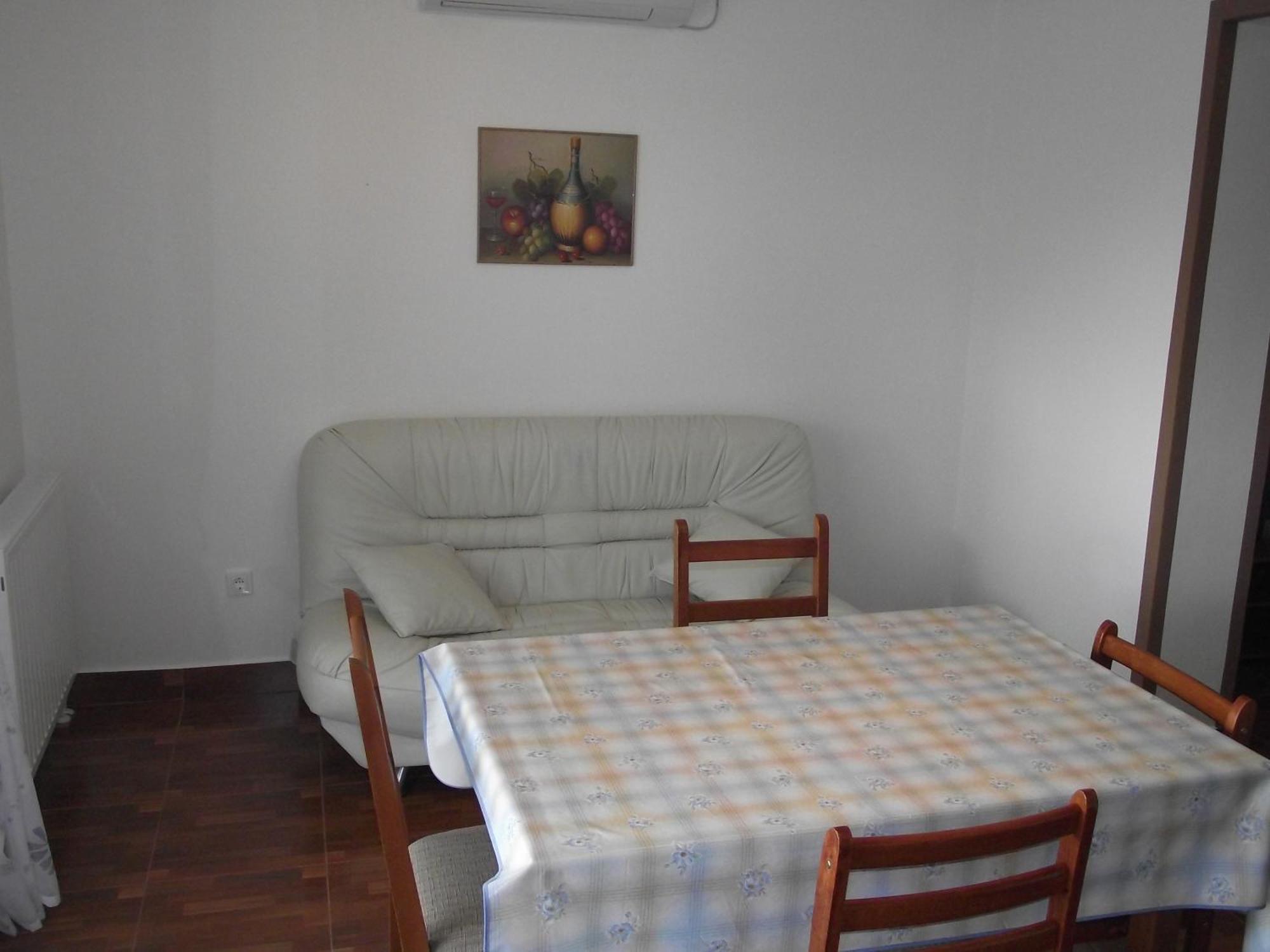 Apartments With A Parking Space Novi Vinodolski - 15823 Quarto foto